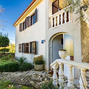 https://apartman-doris-krk.primorje-gorskikotar.com